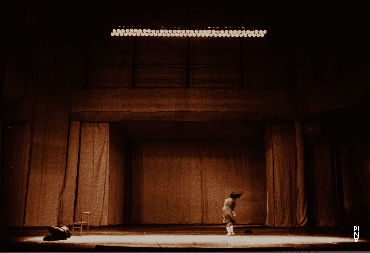 Malou Airaudo dans « Adagio – Fünf Lieder von Gustav Mahler » de Pina Bausch