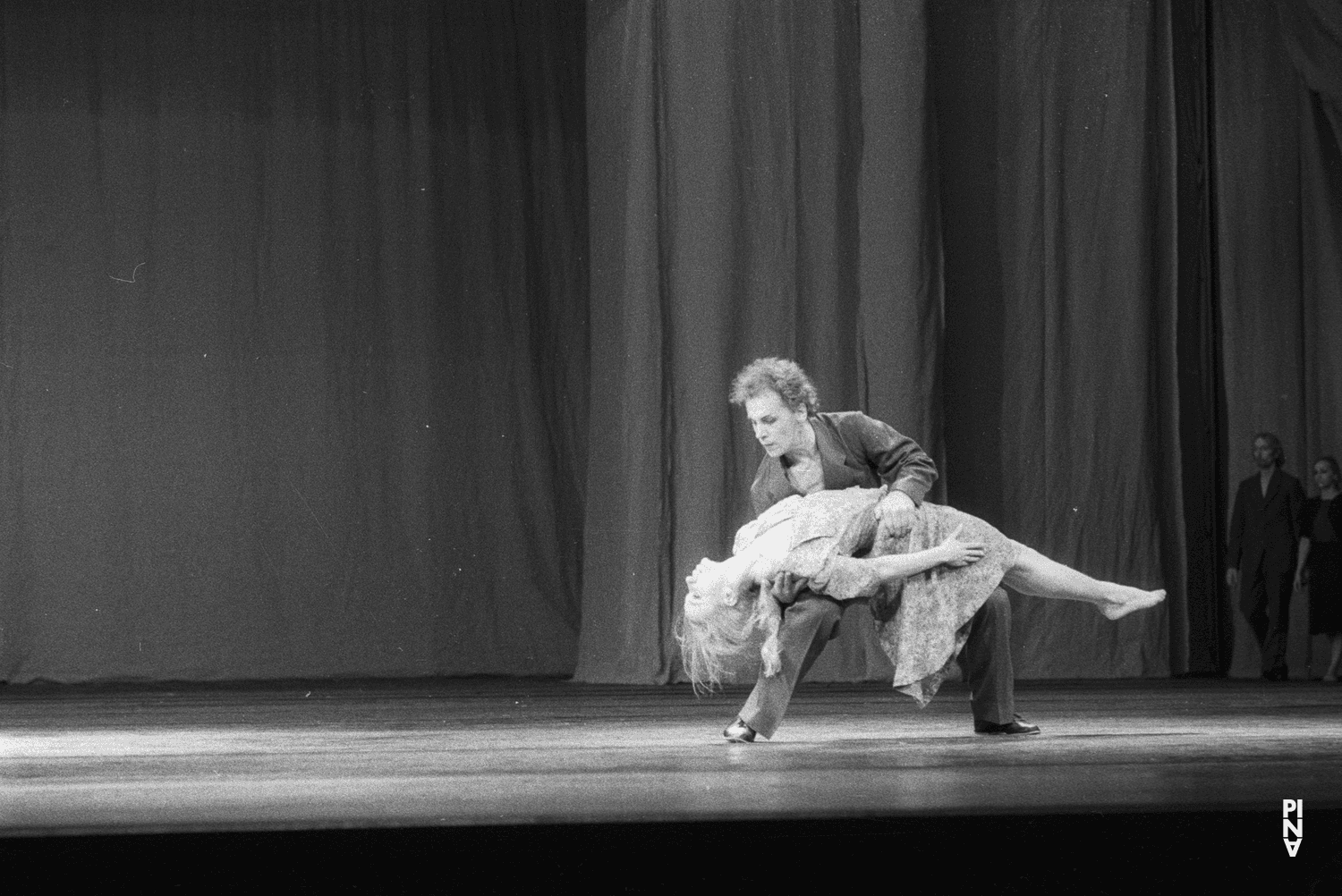 Monika Sagon et Heinz Samm dans « Adagio – Fünf Lieder von Gustav Mahler » de Pina Bausch