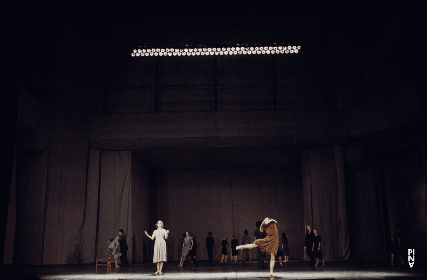 Monika Wacker, Dominique Mercy und Marlis Alt in „Adagio – Fünf Lieder von Gustav Mahler“ von Pina Bausch