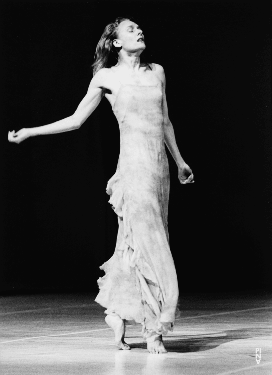 Julie Shanahan in „Água“ von Pina Bausch