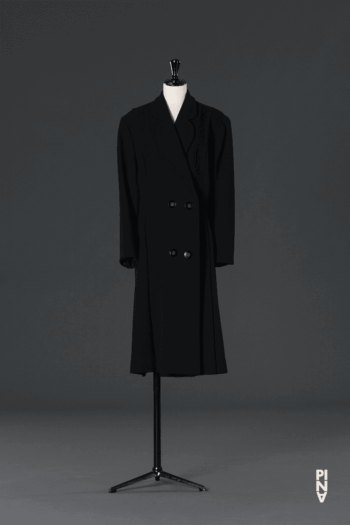 Manteau, porté dans « Ahnen » de Pina Bausch