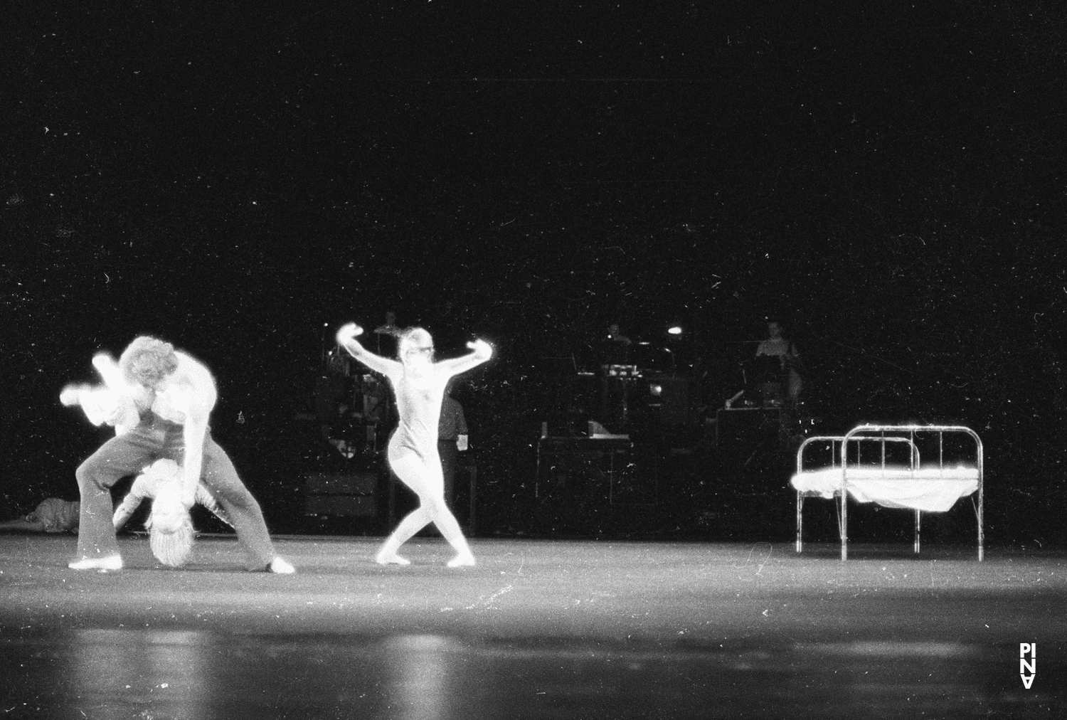 Ivan Neumann, Marlis Alt und Catherine Denisot in „Aktionen für Tänzer“ von Pina Bausch