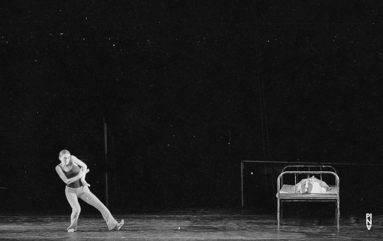 Pina Bausch dans « Aktionen für Tänzer » de Pina Bausch