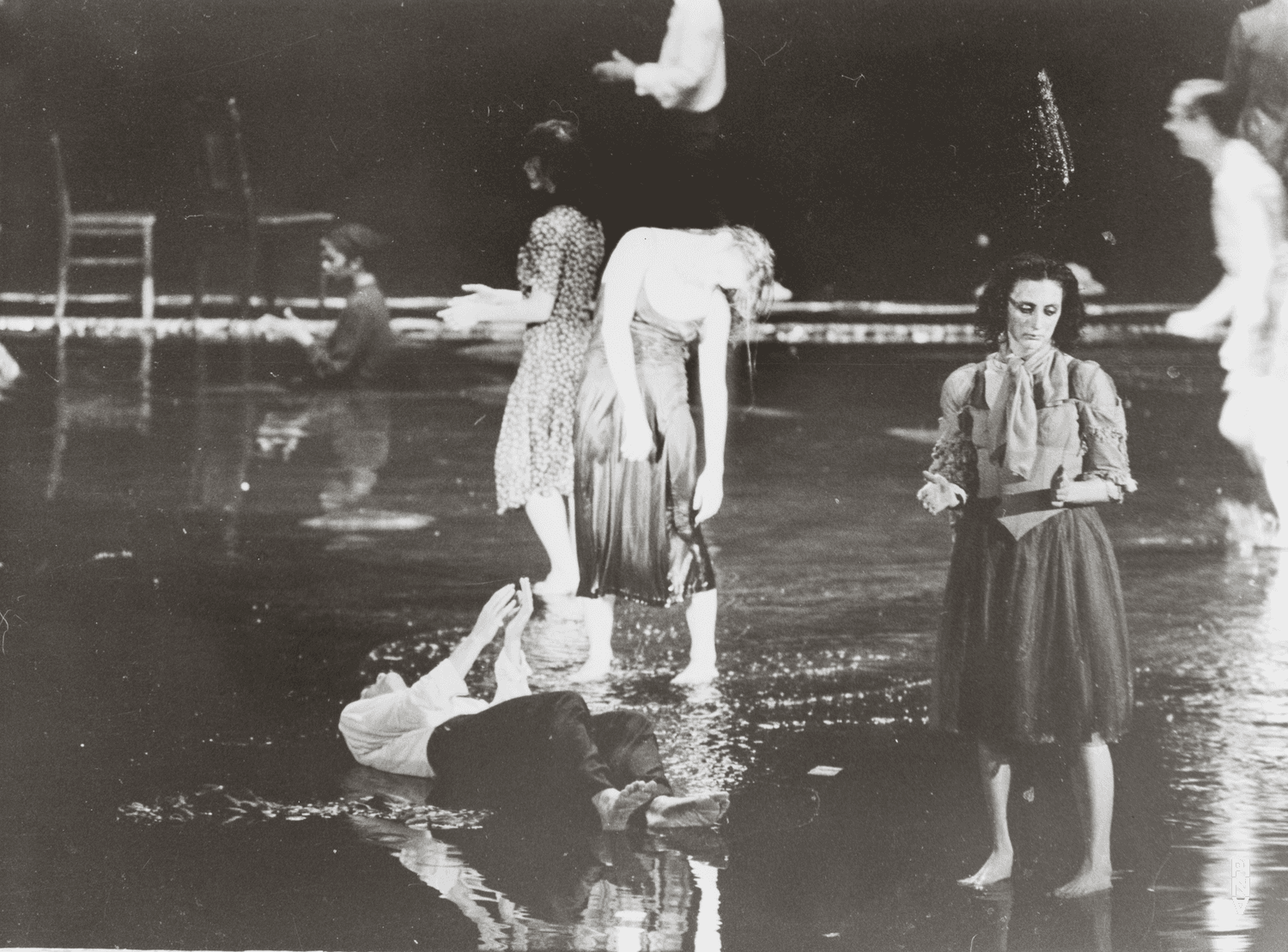 Josephine Ann Endicott, Meryl Tankard et Elisabeth Clarke dans « Arien » de Pina Bausch