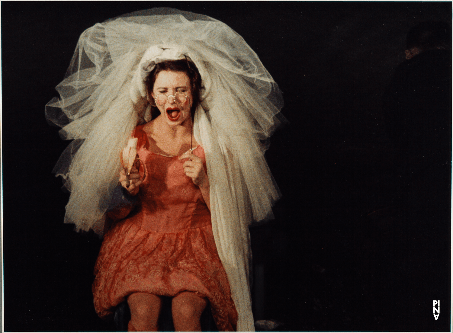 Josephine Ann Endicott dans « Arien » de Pina Bausch