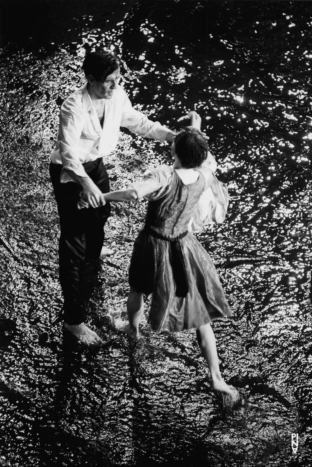 Anne Martin and Urs Kaufmann in “Arien” by Pina Bausch