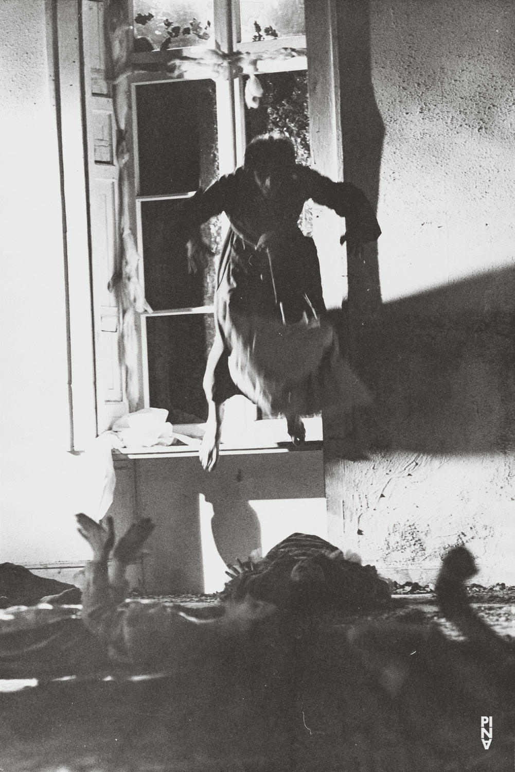 „Blaubart. Beim Anhören einer Tonbandaufnahme von Béla Bartóks Oper »Herzog Blaubarts Burg«“ von Pina Bausch