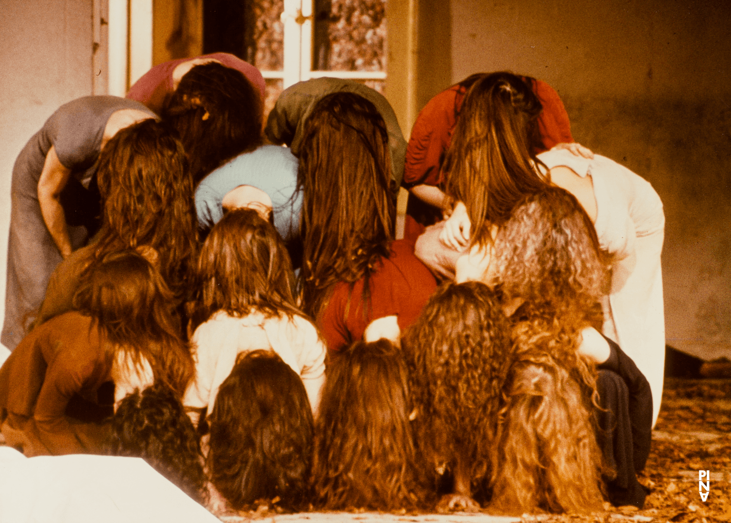 Photo de « Barbe-Bleue. En écoutant un enregistrement sur bande magnétique de l’opéra de Béla Bartók « Le Château de Barbe-Bleue » » de Pina Bausch