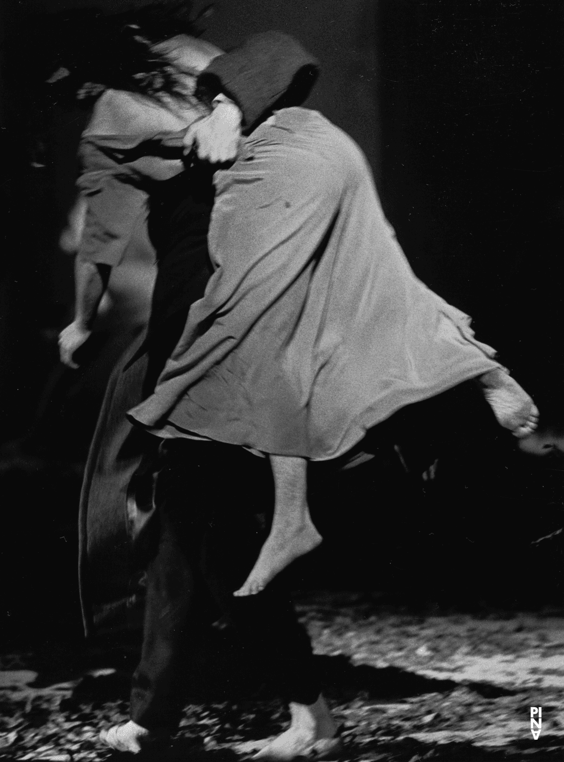 Photo de « Barbe-Bleue. En écoutant un enregistrement sur bande magnétique de l’opéra de Béla Bartók « Le Château de Barbe-Bleue » » de Pina Bausch