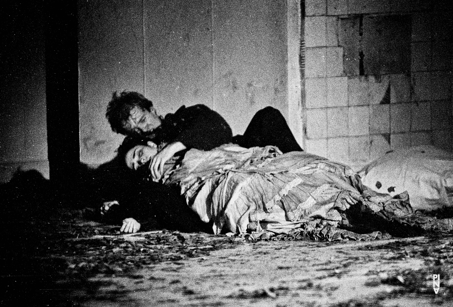 Hans Beenhakker and Ruth Amarante in “Bluebeard. While Listening to a Tape Recording of Béla Bartók's Opera "Duke Bluebeard's Castle"” by Pina Bausch