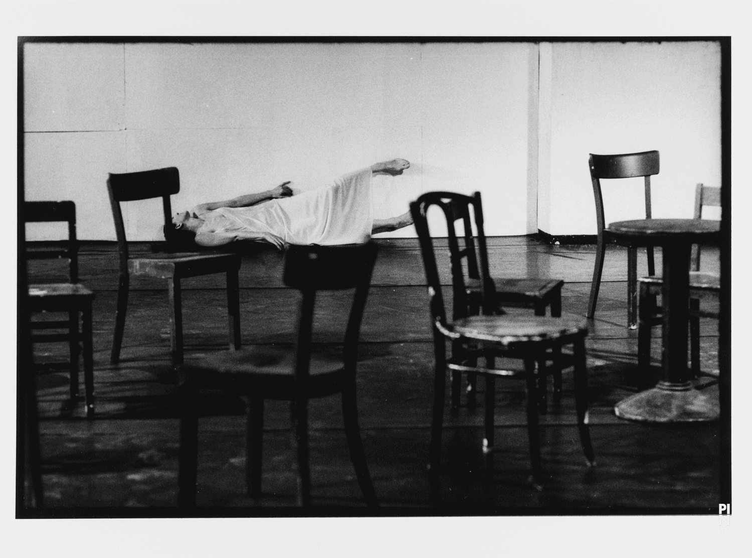 Pina Bausch dans « Café Müller » de Pina Bausch