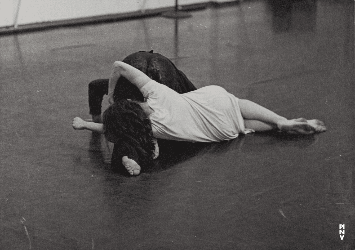 Malou Airaudo und Dominique Mercy in „Café Müller“ von Pina Bausch