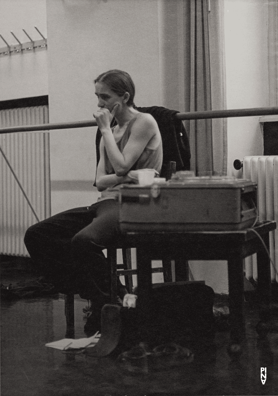 Pina Bausch in „Café Müller“ von Pina Bausch