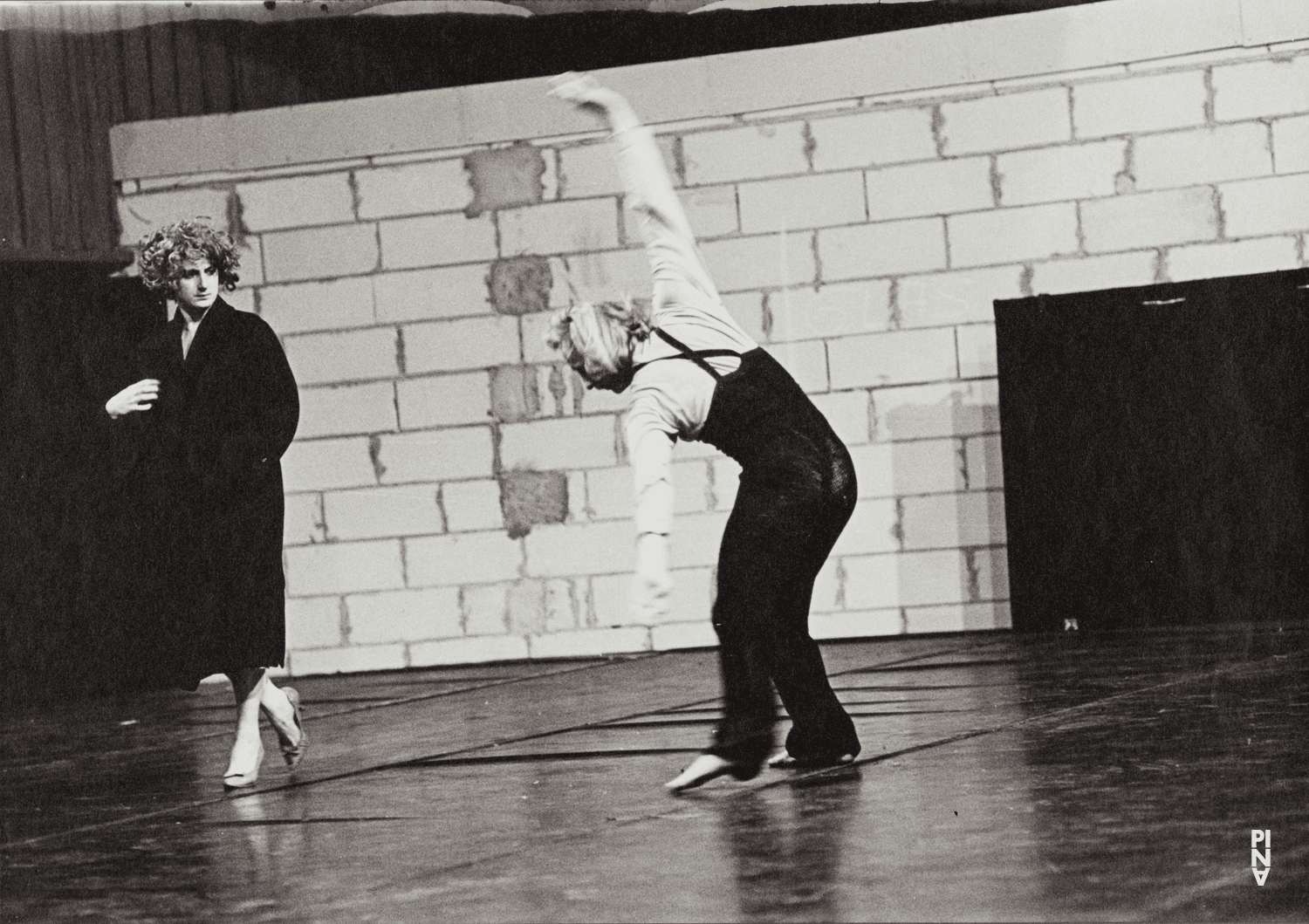 Dominique Mercy et Meryl Tankard dans « Café Müller » de Pina Bausch