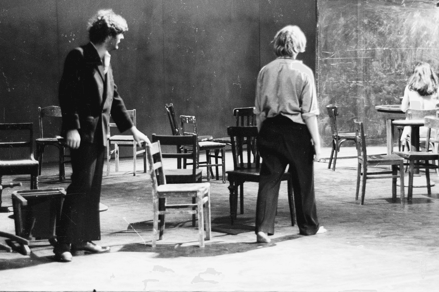 Rolf Borzik, Dominique Mercy und Malou Airaudo in „Café Müller“ von Pina Bausch