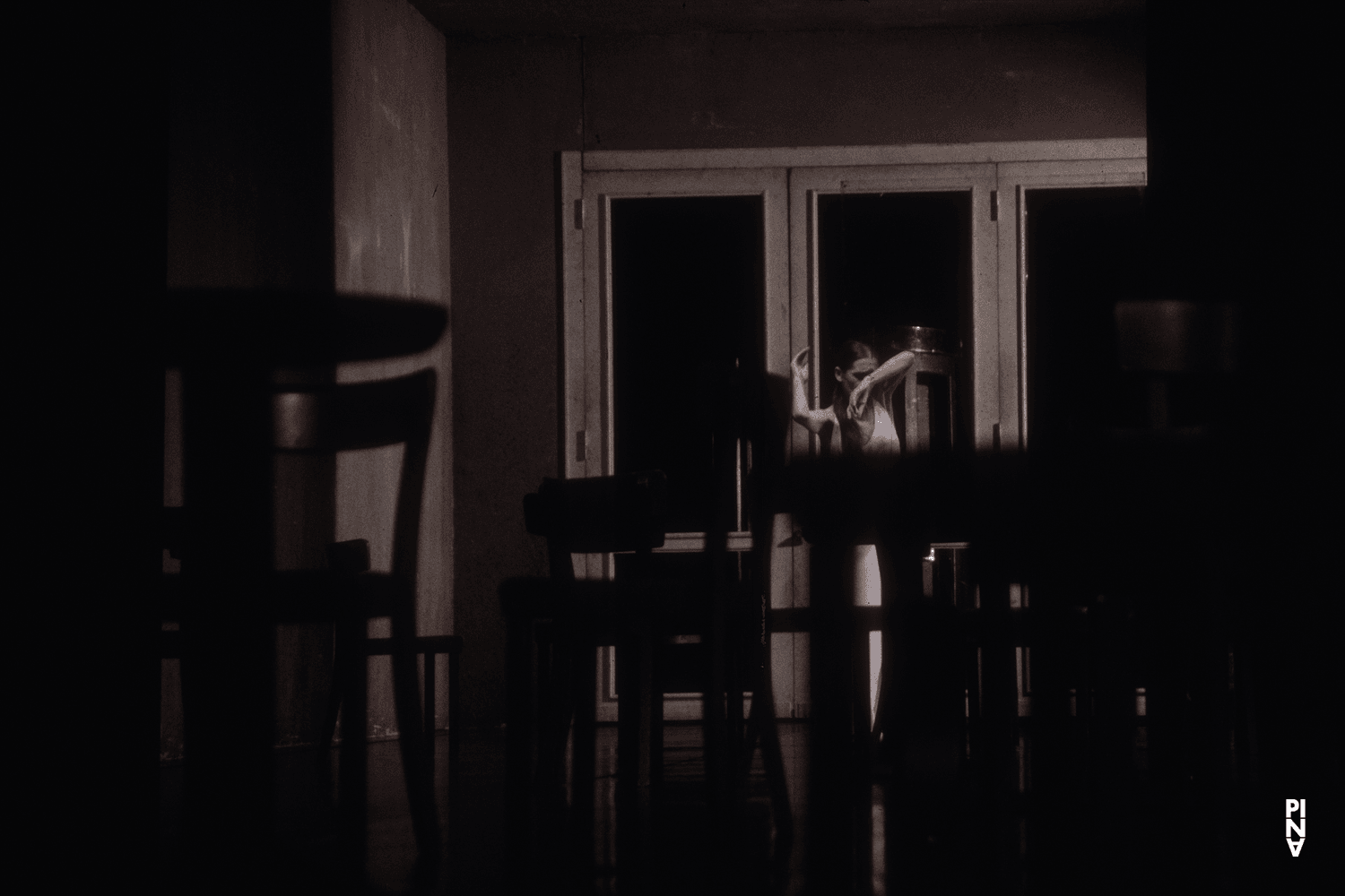 Pina Bausch dans « Café Müller » de Pina Bausch