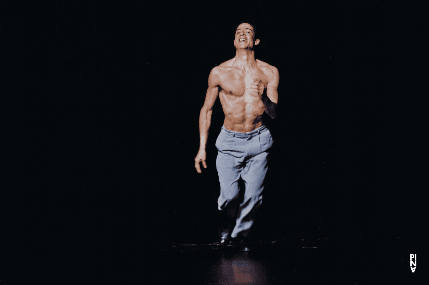 Fernando Suels Mendoza in „Danzón“ von Pina Bausch