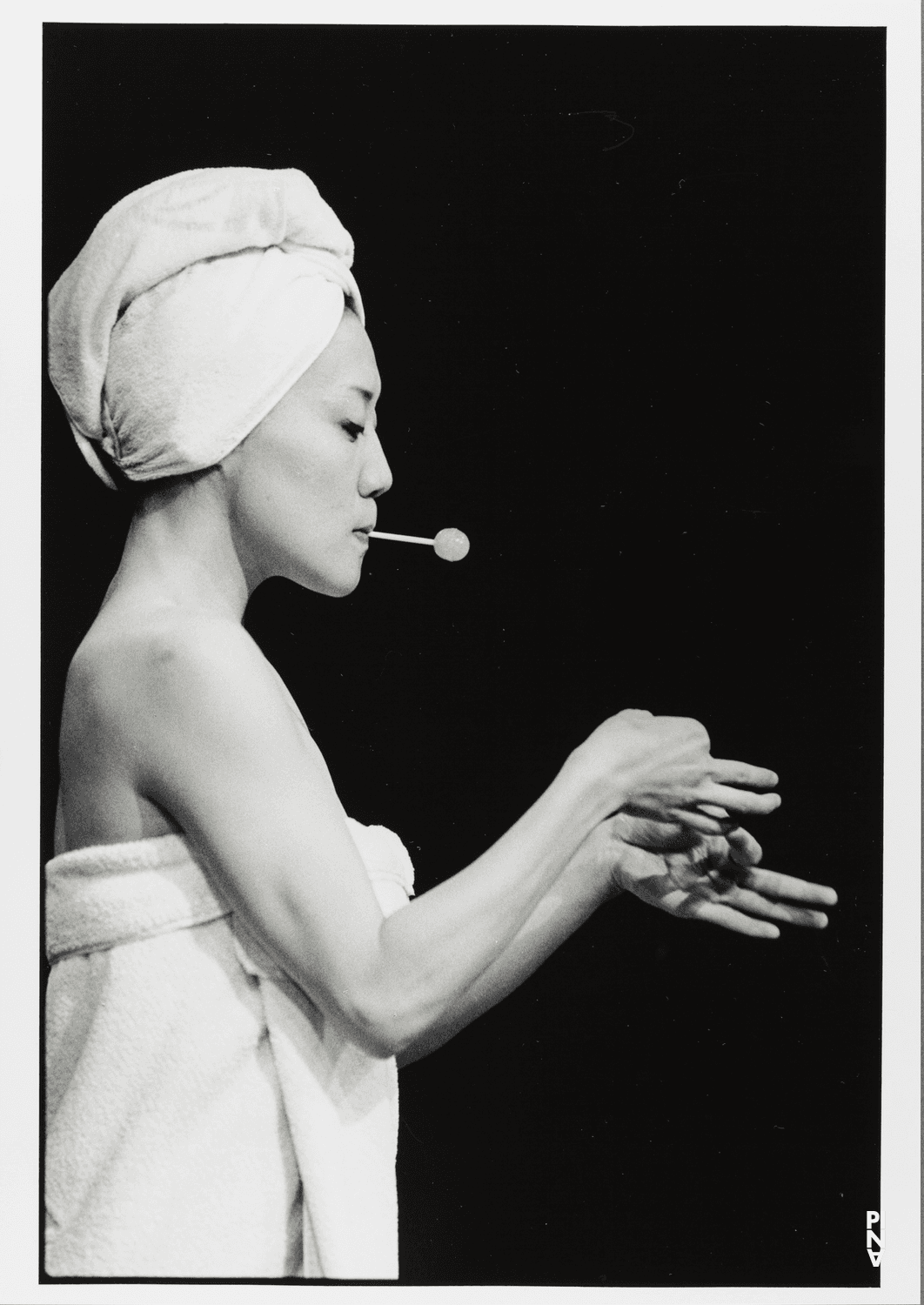 Azusa Seyama in „O Dido“ von Pina Bausch