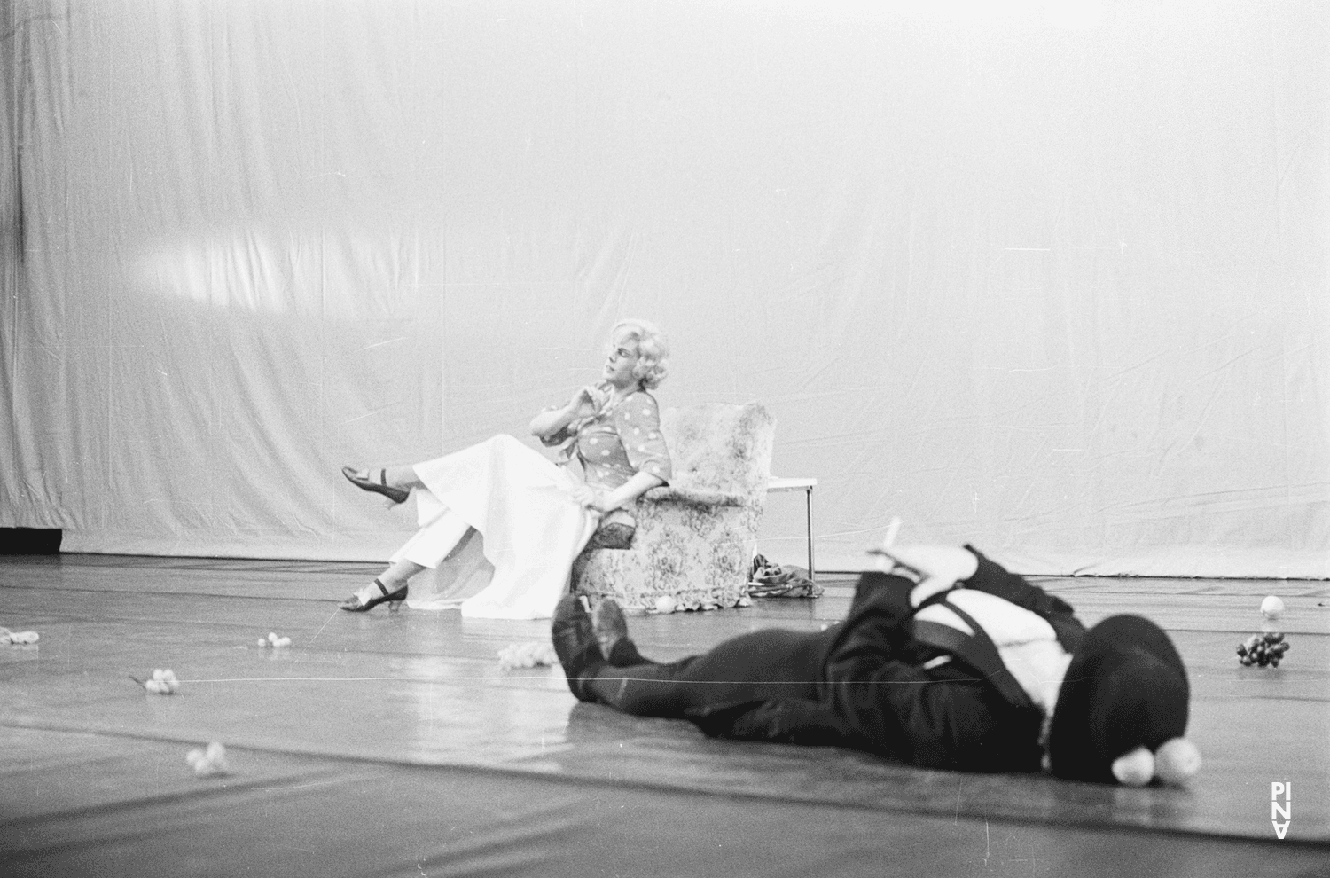 Heinz Samm and Ed Kortlandt in “Fliegenflittchen” by Pina Bausch