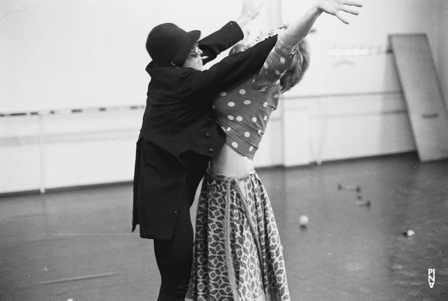 Ed Kortlandt und Heinz Samm in „Fliegenflittchen“ von Pina Bausch