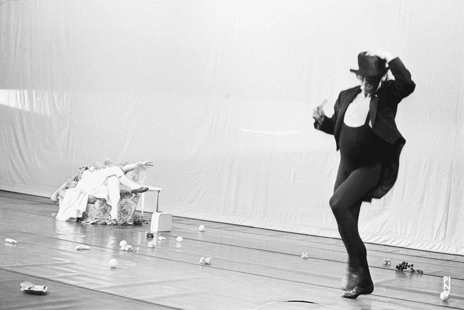 Heinz Samm and Ed Kortlandt in “Fliegenflittchen” by Pina Bausch