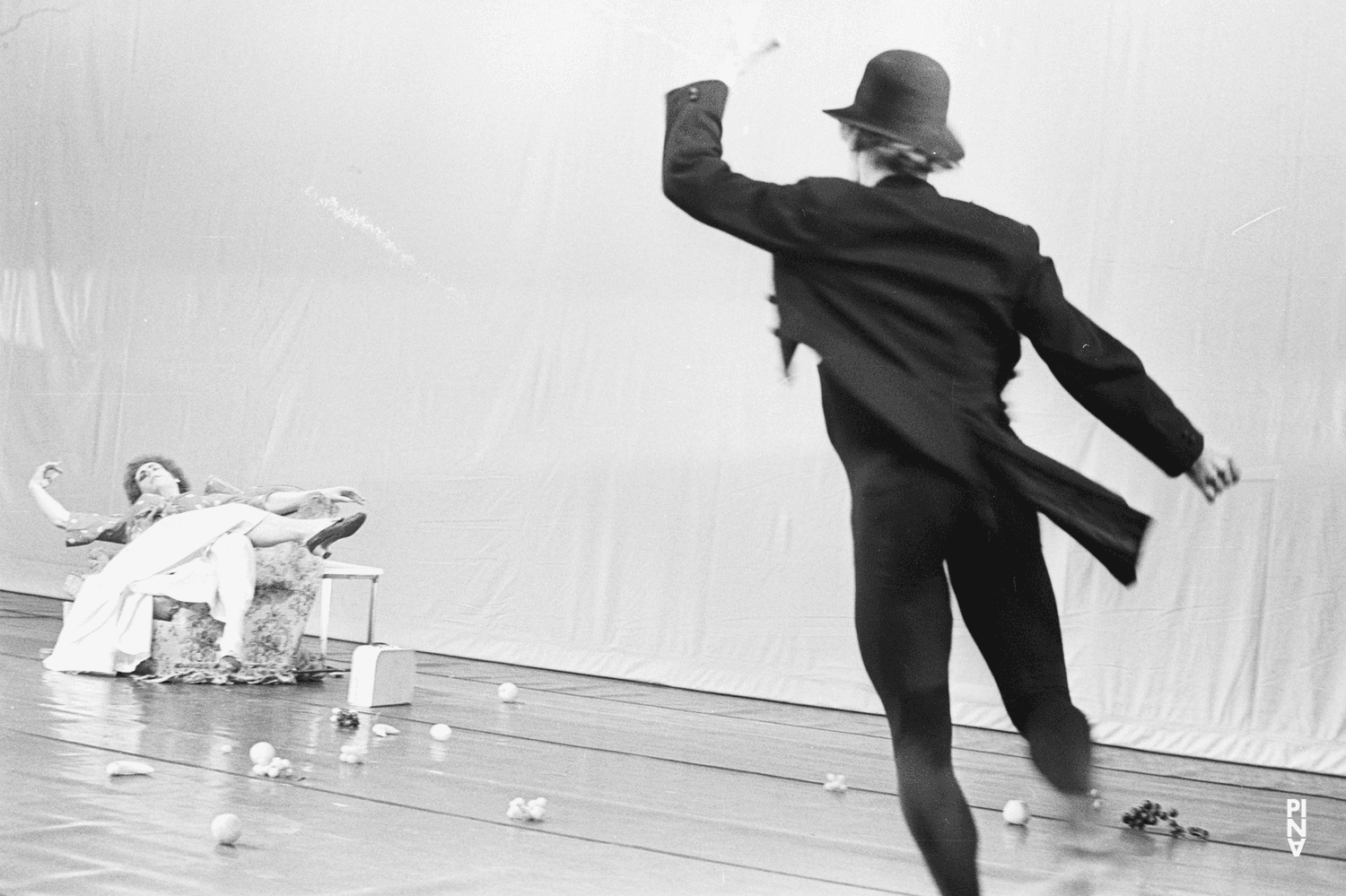 Heinz Samm und Ed Kortlandt in „Fliegenflittchen“ von Pina Bausch