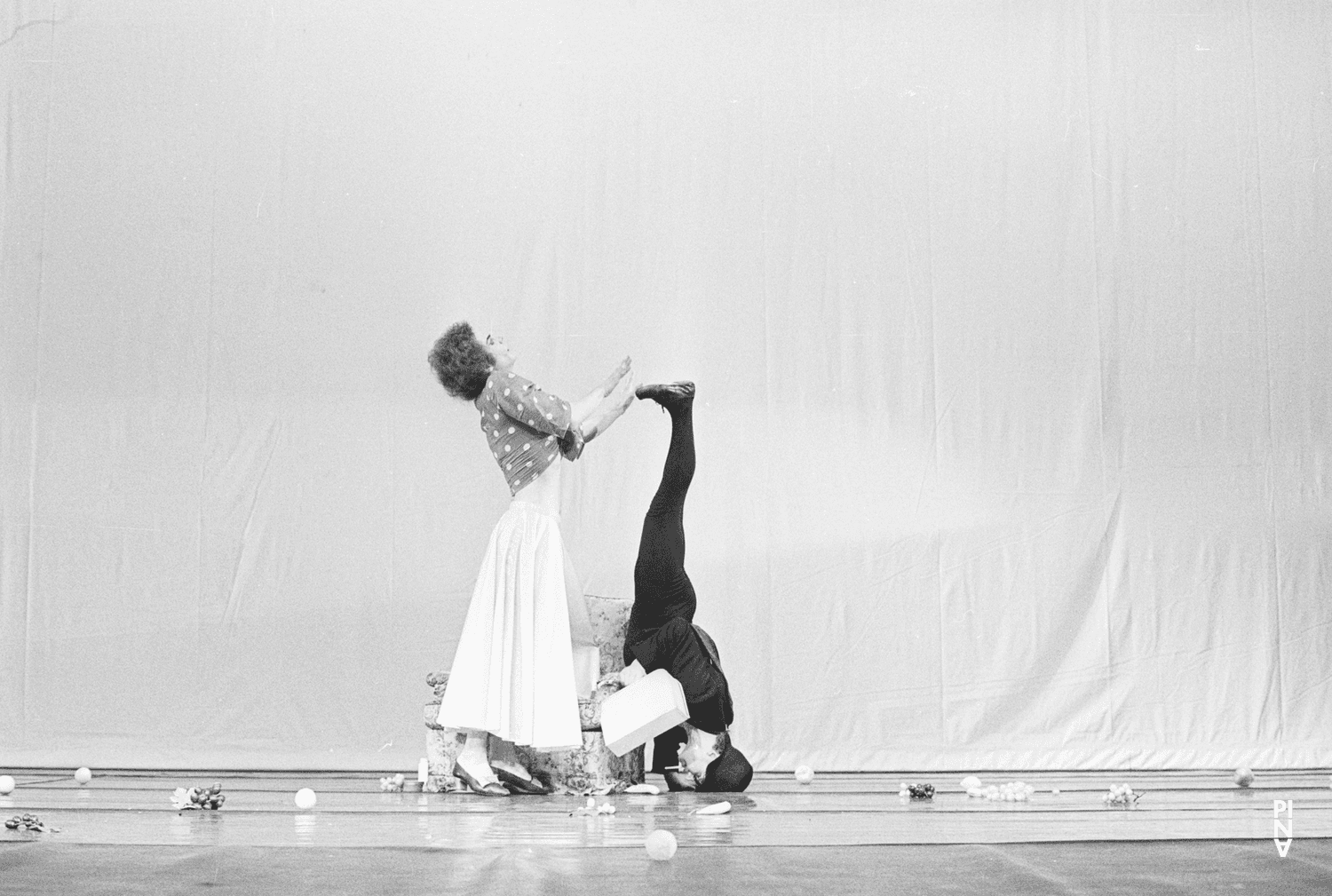 Ed Kortlandt and Heinz Samm in “Fliegenflittchen” by Pina Bausch