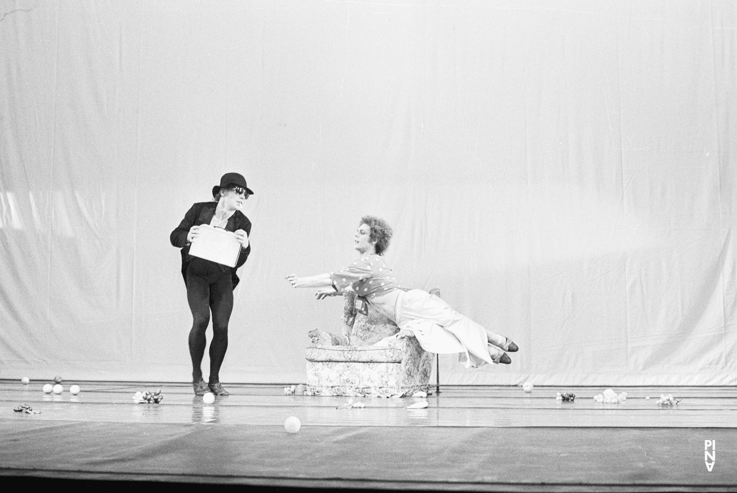 Heinz Samm and Ed Kortlandt in “Fliegenflittchen” by Pina Bausch