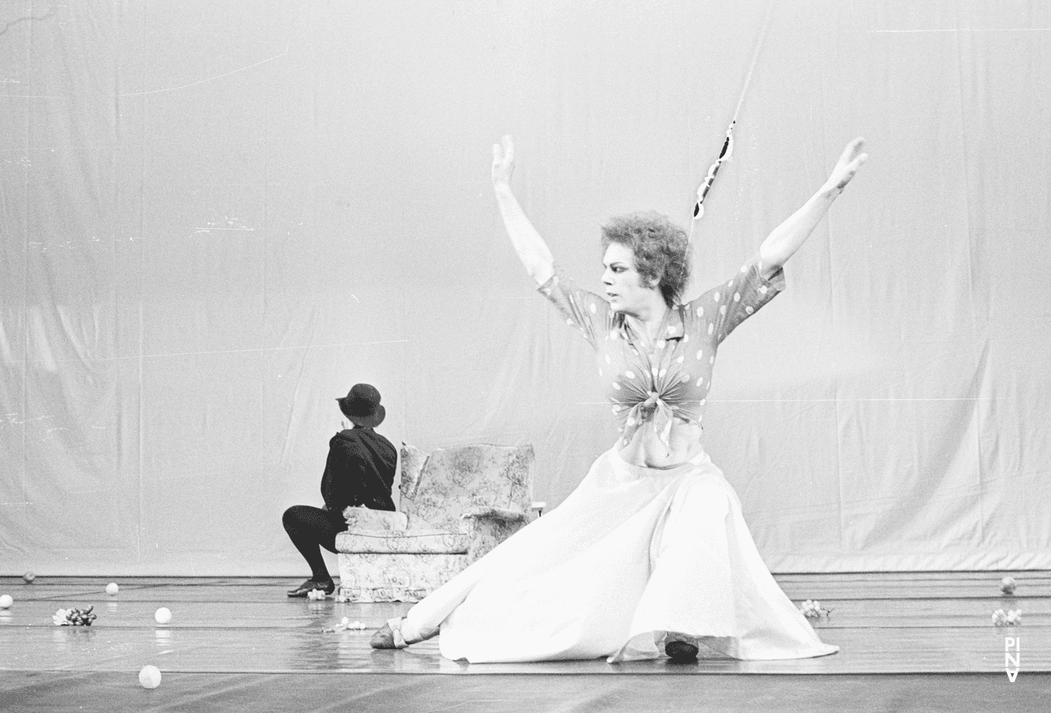 Ed Kortlandt und Heinz Samm in „Fliegenflittchen“ von Pina Bausch