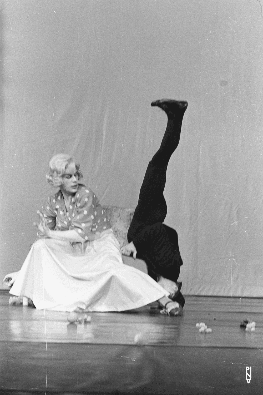 Heinz Samm and Ed Kortlandt in “Fliegenflittchen” by Pina Bausch