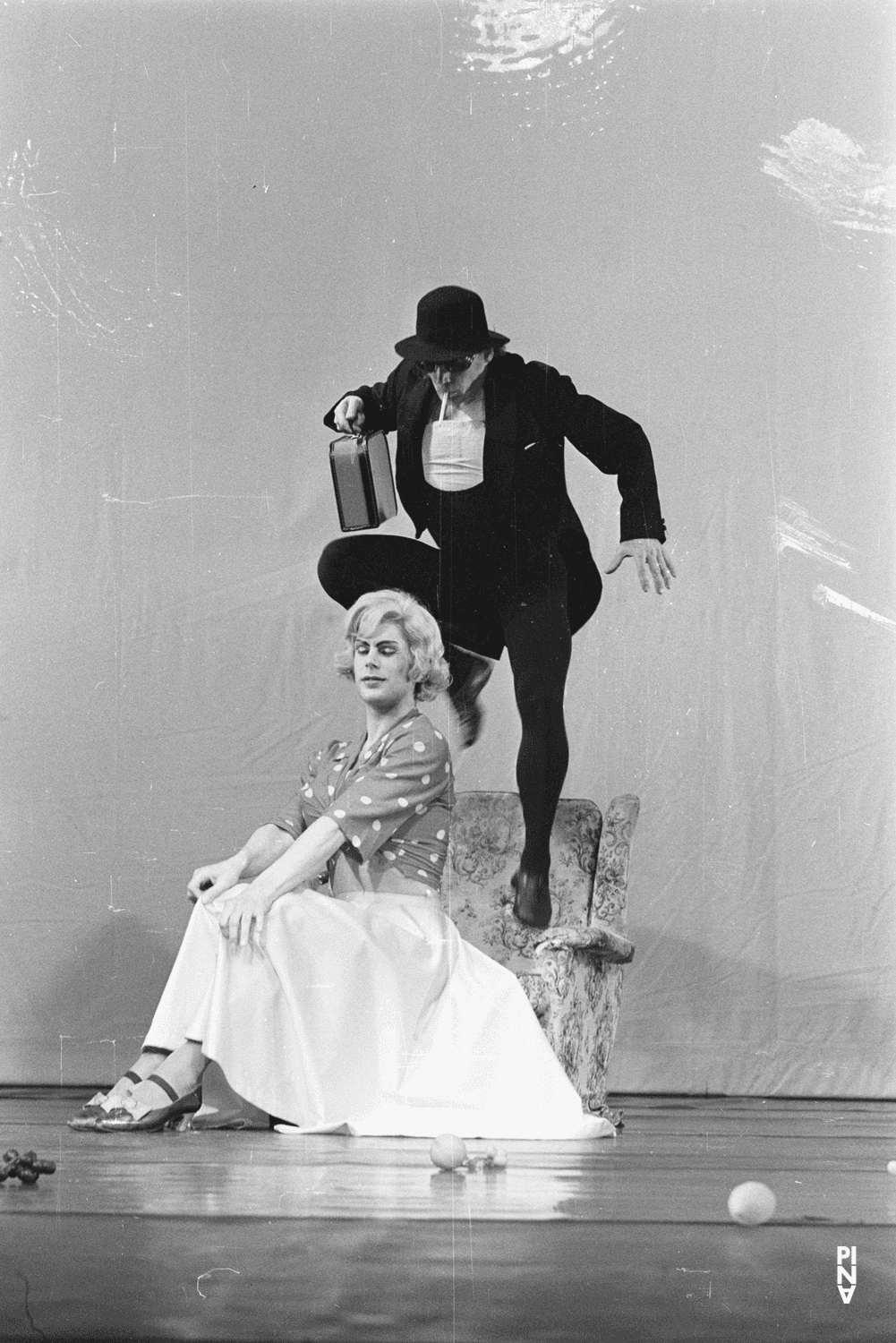 Heinz Samm and Ed Kortlandt in “Fliegenflittchen” by Pina Bausch