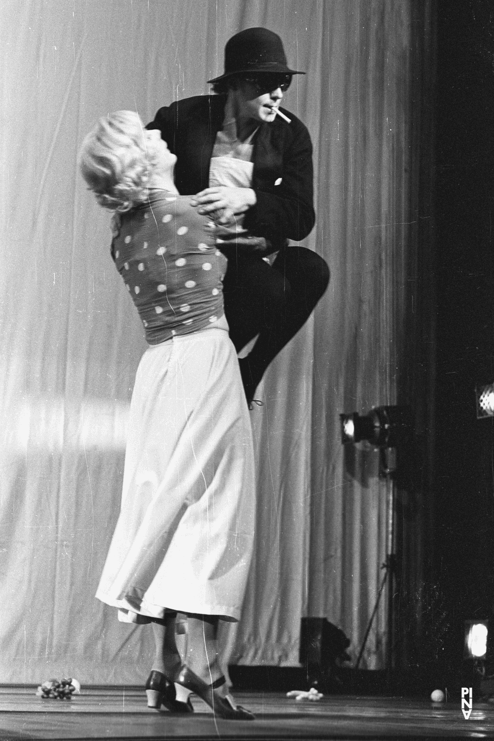 Ed Kortlandt and Heinz Samm in “Fliegenflittchen” by Pina Bausch