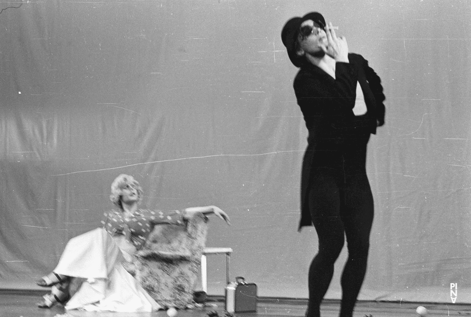 Heinz Samm und Ed Kortlandt in „Fliegenflittchen“ von Pina Bausch