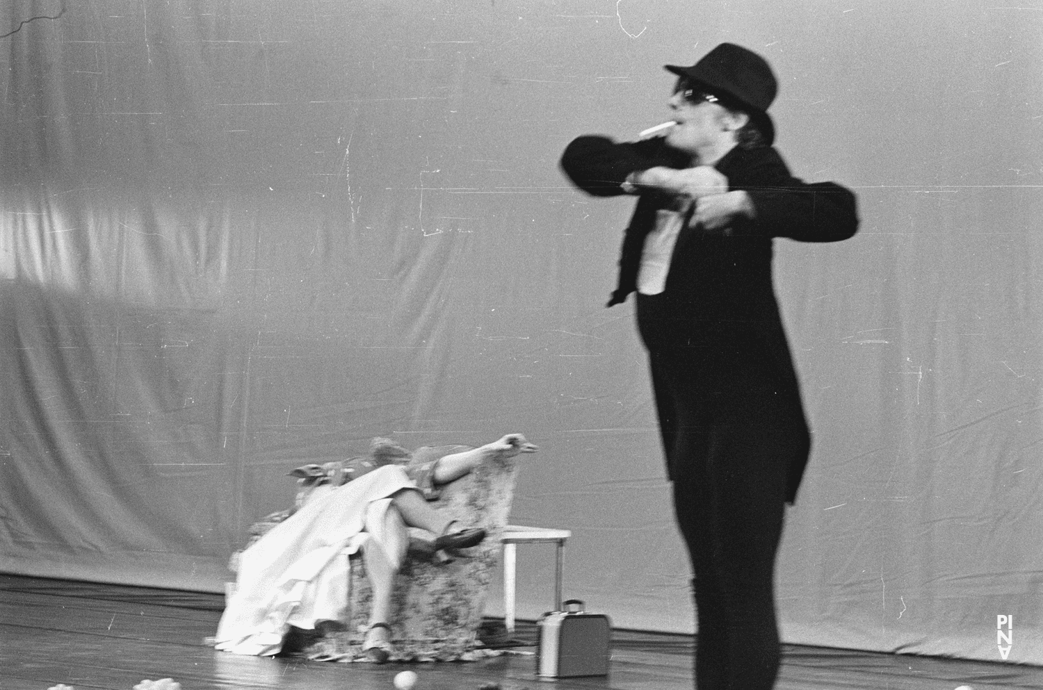 Heinz Samm und Ed Kortlandt in „Fliegenflittchen“ von Pina Bausch