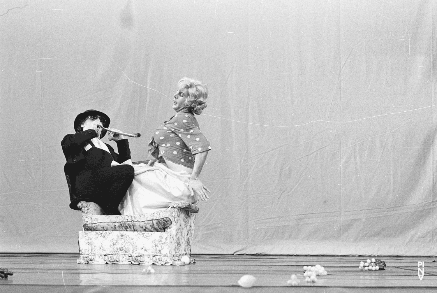 Ed Kortlandt and Heinz Samm in “Fliegenflittchen” by Pina Bausch