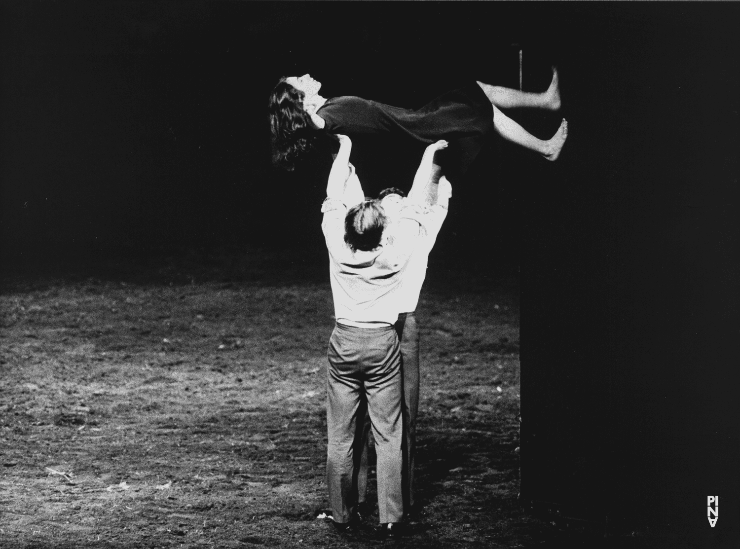 Beatrice Libonati, Francis Viet und Arthur Rosenfeld in „Auf dem Gebirge hat man ein Geschrei gehört“ von Pina Bausch