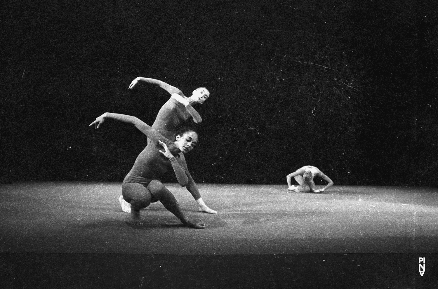 Anna Mittelholzer, Pina Bausch und Ulrike Baehr in „Im Wind der Zeit“ von Pina Bausch