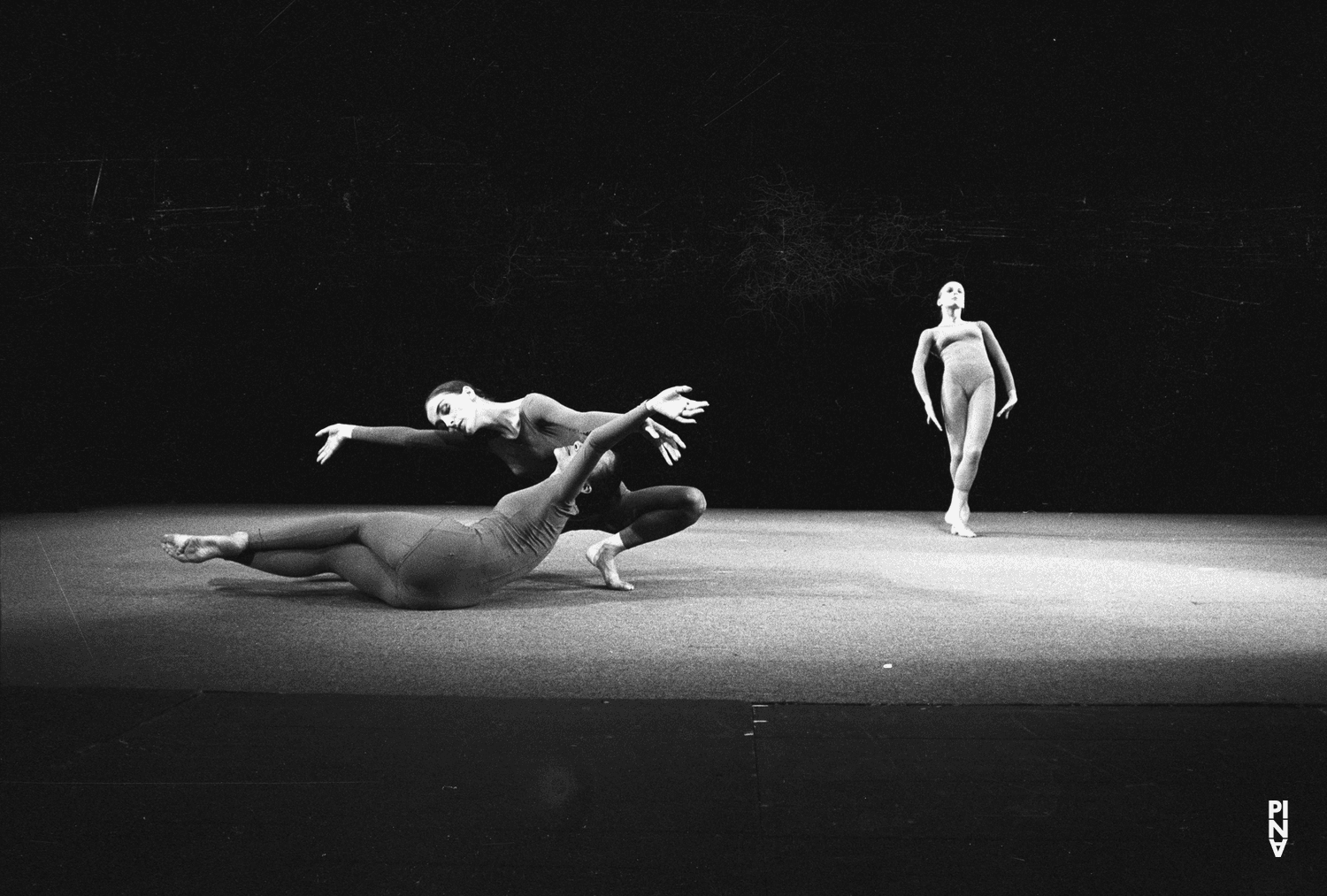 Anna Mittelholzer, Pina Bausch and Ulrike Baehr in “Im Wind der Zeit” by Pina Bausch