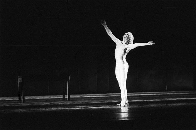 Dominique Mercy in “Iphigenie auf Tauris” by Pina Bausch with Tanztheater Wuppertal at Opernhaus Wuppertal (Germany), April 20, 1974