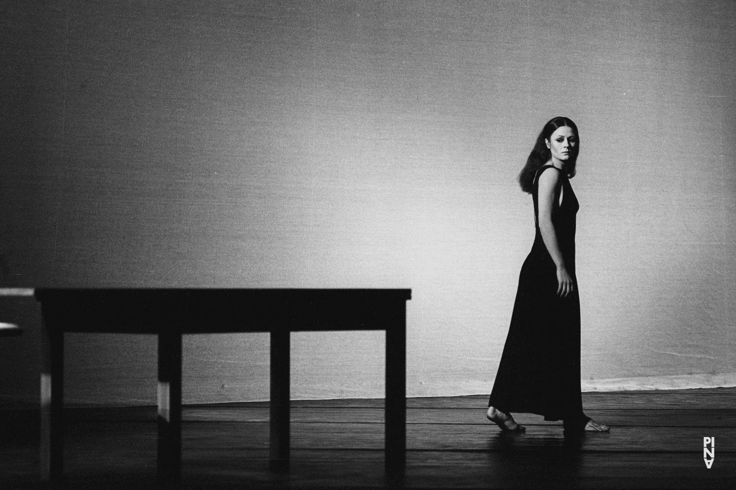 Malou Airaudo in „Iphigenie auf Tauris“ von Pina Bausch mit Tanztheater Wuppertal im Opernhaus Wuppertal (Deutschland), 20. April 1974
