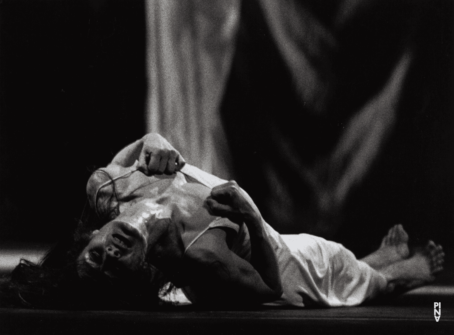 Malou Airaudo dans « Iphigenie auf Tauris » de Pina Bausch