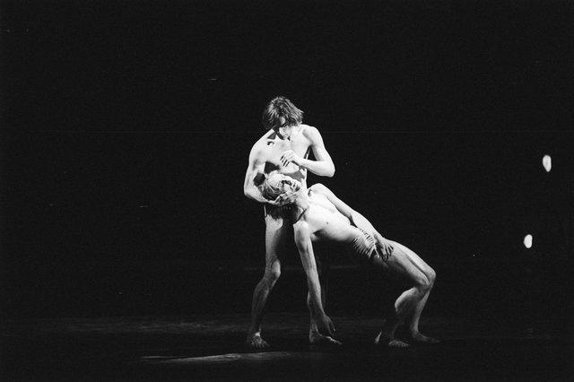 Dominique Mercy and Ed Kortlandt in “Iphigenie auf Tauris” by Pina Bausch at Opernhaus Wuppertal, season 1973/74