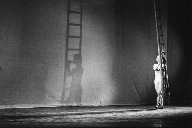 Dominique Mercy dans « Iphigenie auf Tauris » de Pina Bausch à l'Opernhaus Wuppertal, saison 1973/74