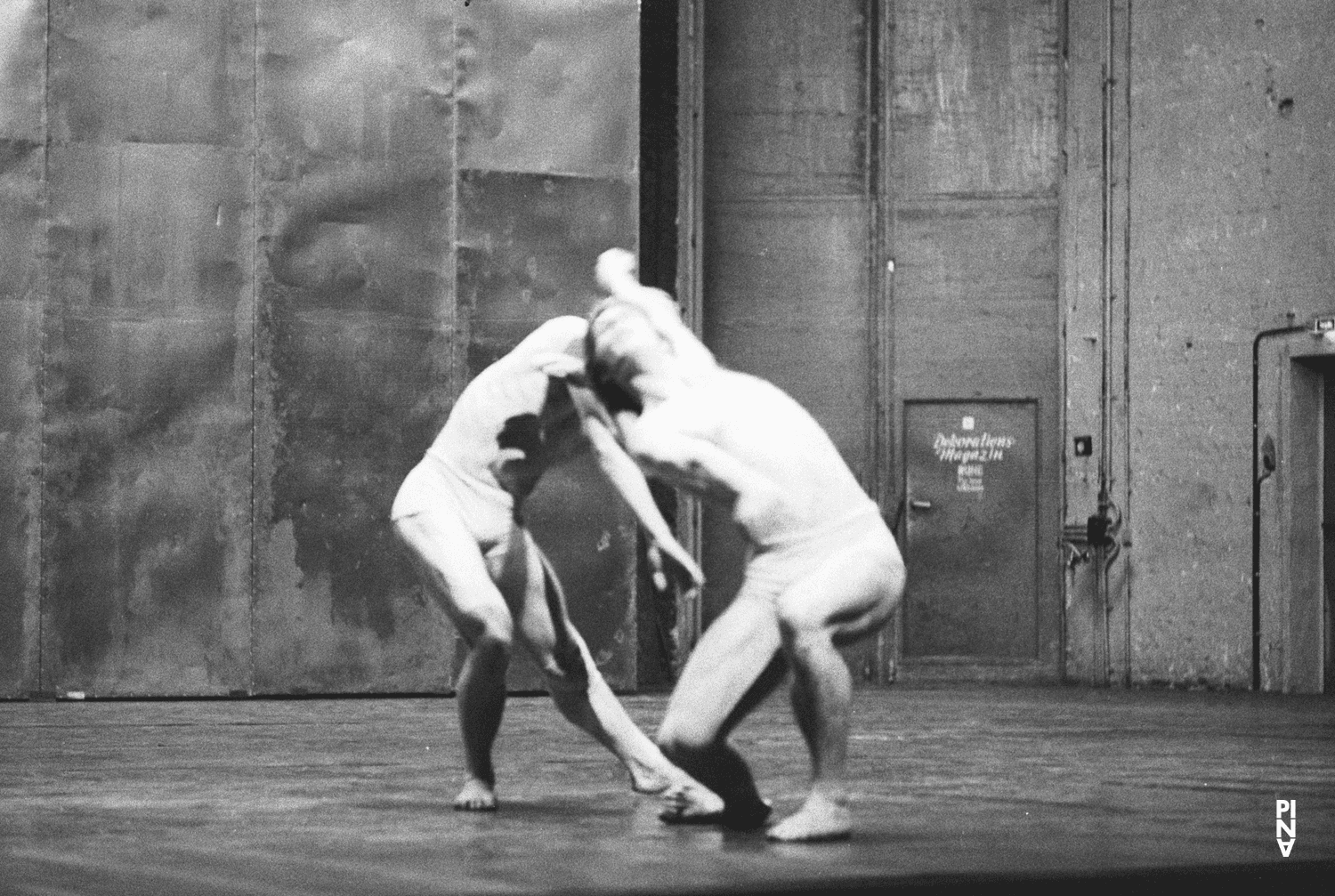 Ed Kortlandt and Dominique Mercy in “Iphigenie auf Tauris” by Pina Bausch