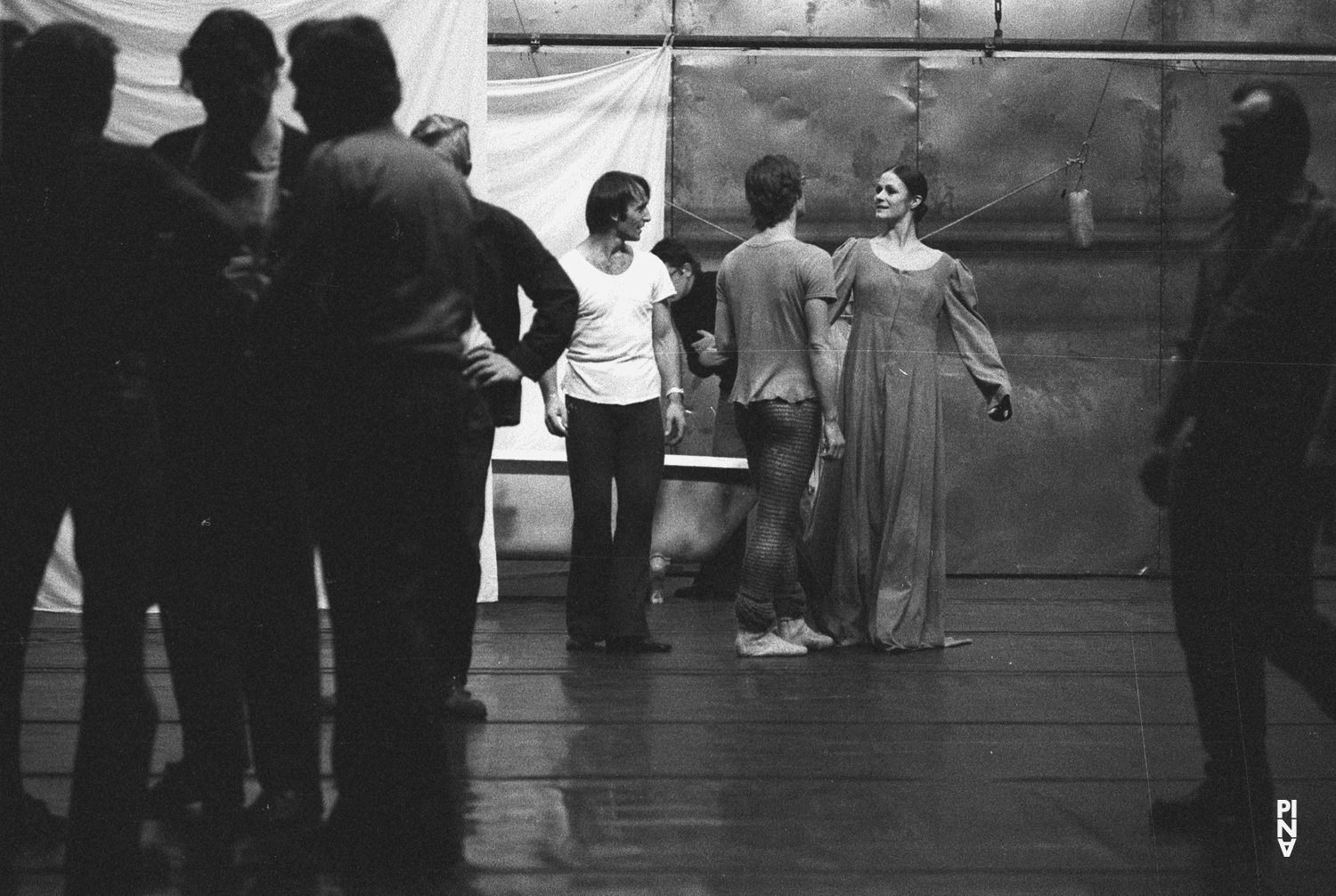 Hans Pop, Ed Kortlandt und Malou Airaudo in „Iphigenie auf Tauris“ von Pina Bausch