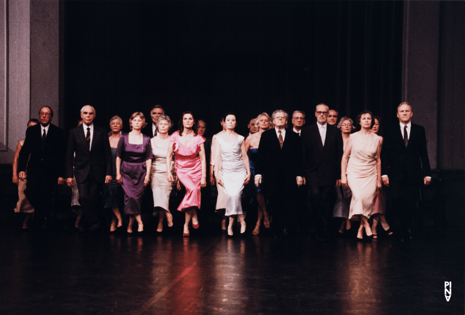 Photo de « Kontakthof. Avec des dames et messieurs de plus de 65 ans » de Pina Bausch