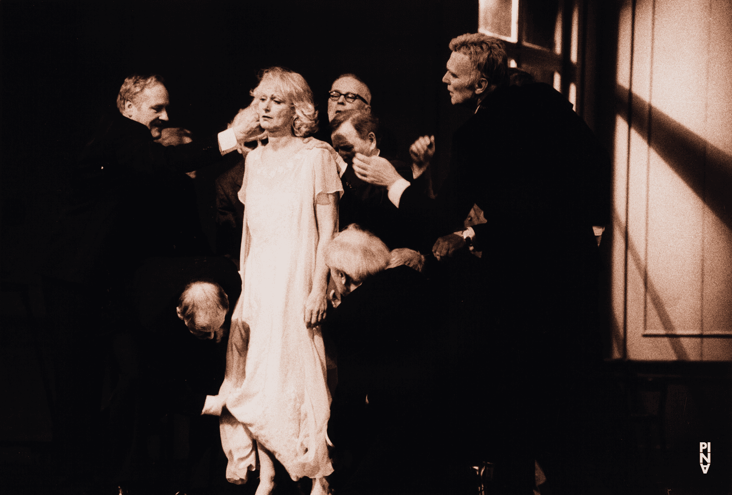 Photo de « Kontakthof. Avec des dames et messieurs de plus de 65 ans » de Pina Bausch