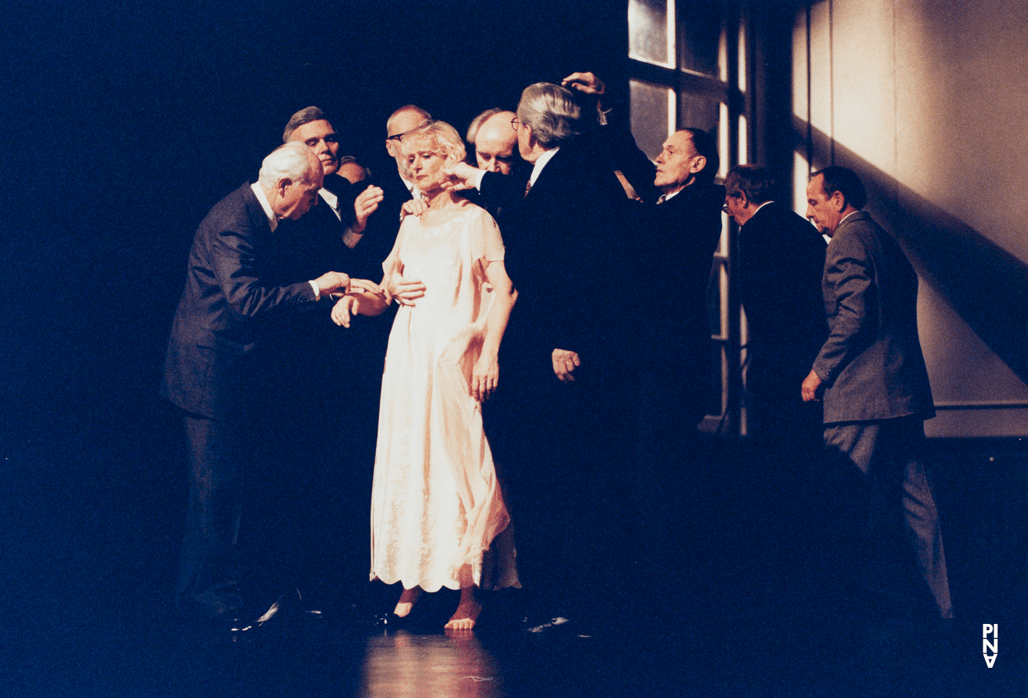 Photo de « Kontakthof. Avec des dames et messieurs de plus de 65 ans » de Pina Bausch