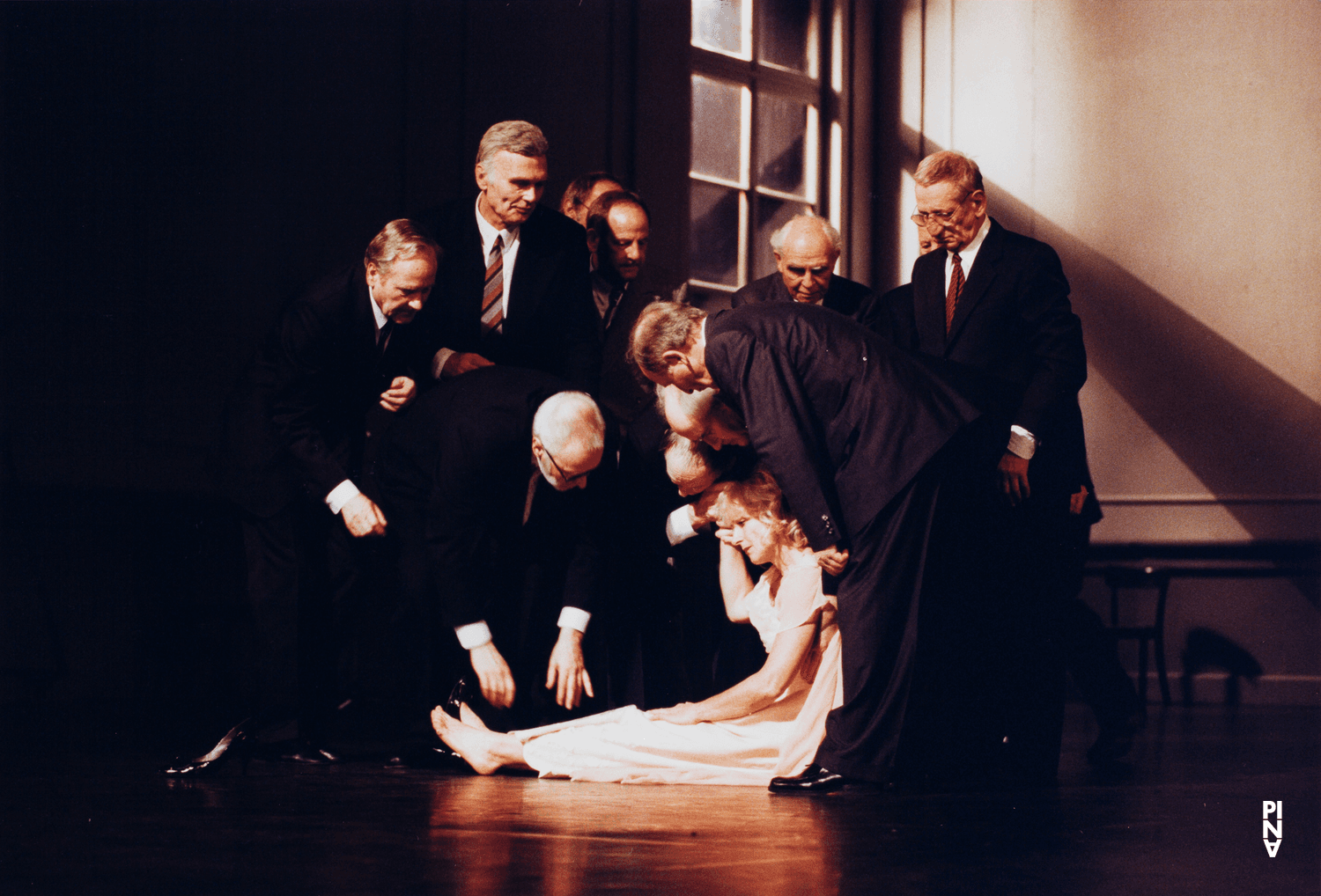 Photo de « Kontakthof. Avec des dames et messieurs de plus de 65 ans » de Pina Bausch