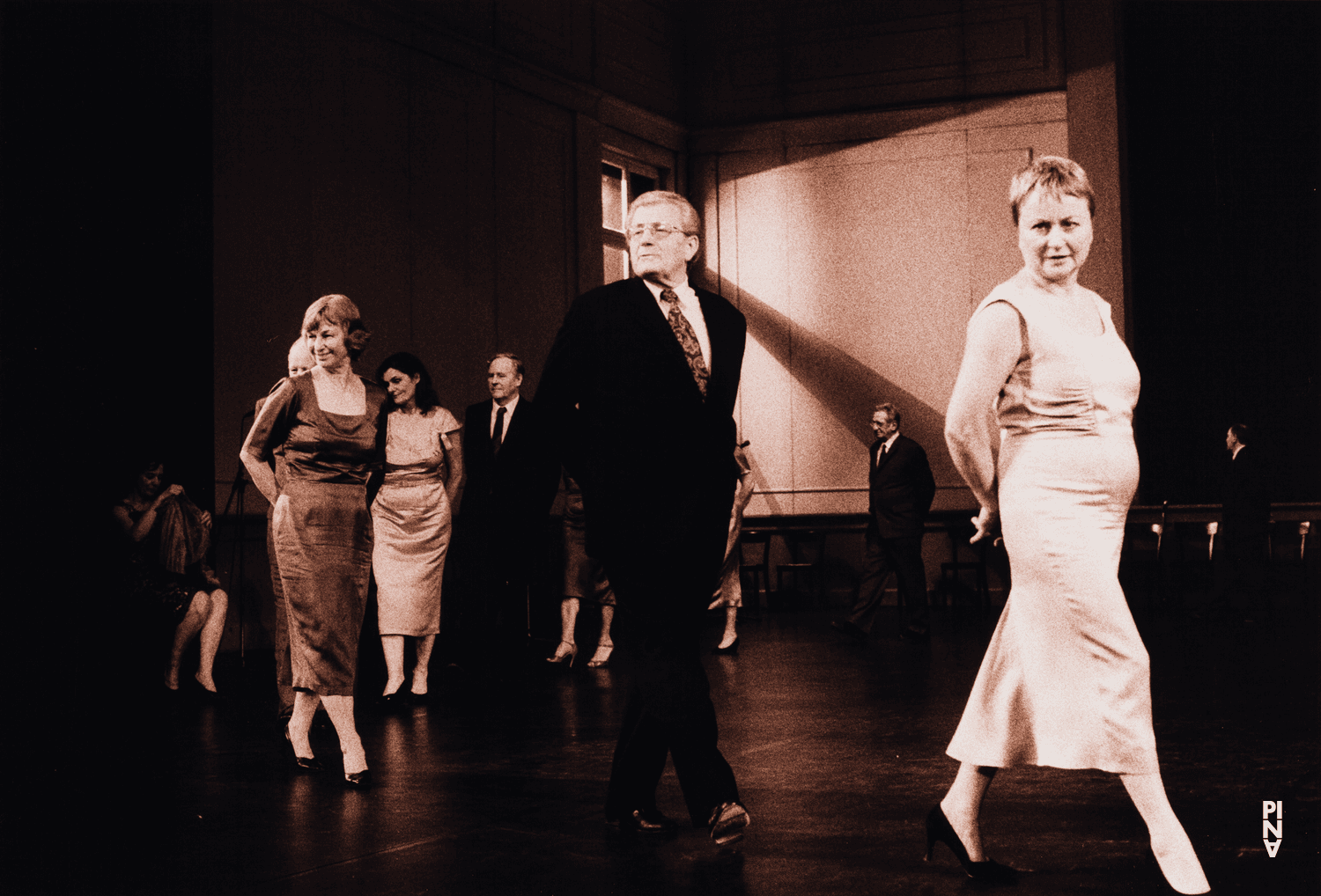 Photo de « Kontakthof. Avec des dames et messieurs de plus de 65 ans » de Pina Bausch